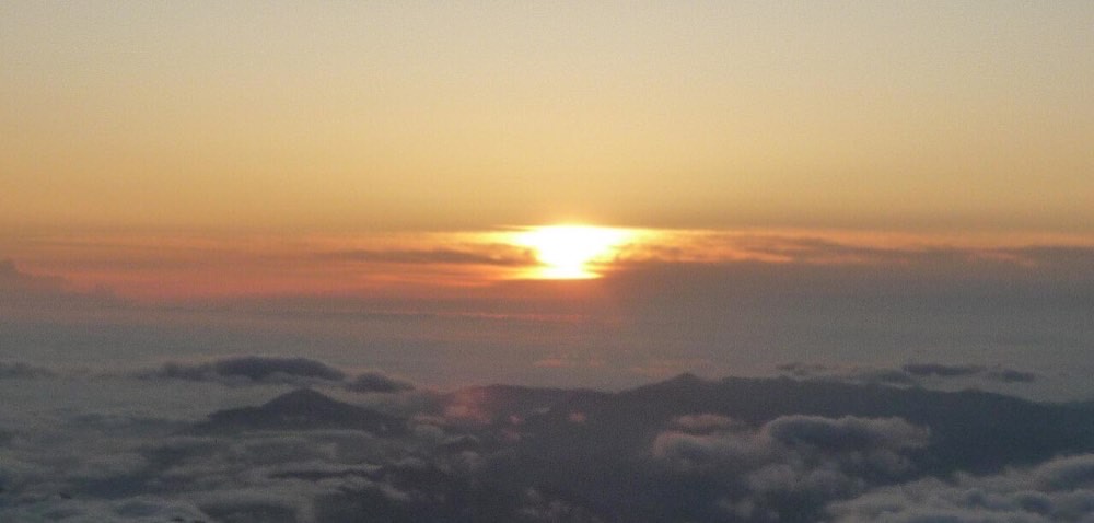 富士山から見たご来光と雲海